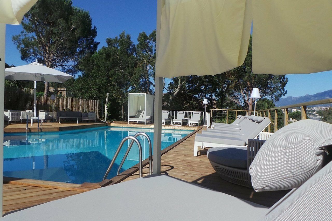 Hotel Isulella & Restaurant 4*