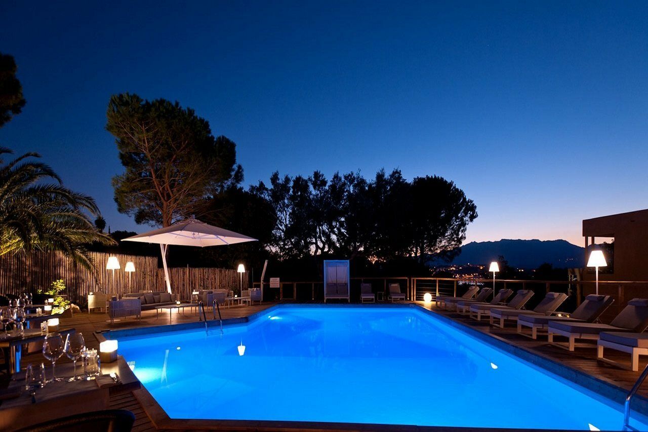 Hotel Isulella & Restaurant 4*